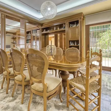 Sleeps 10 Pool Wifi