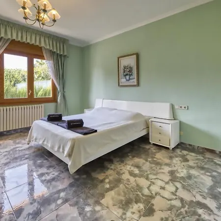 Sleeps 10 Pool Wifi